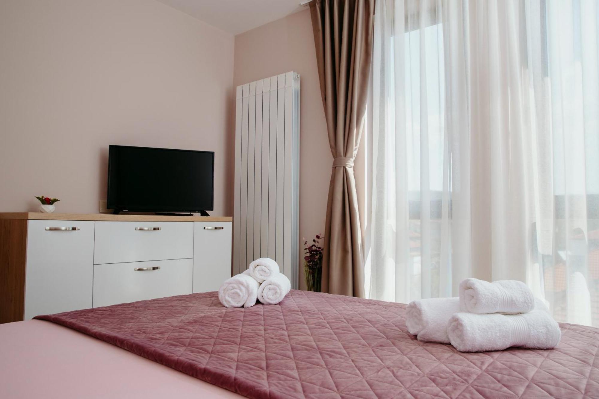 Rose Valley Apartment Казанлык Экстерьер фото