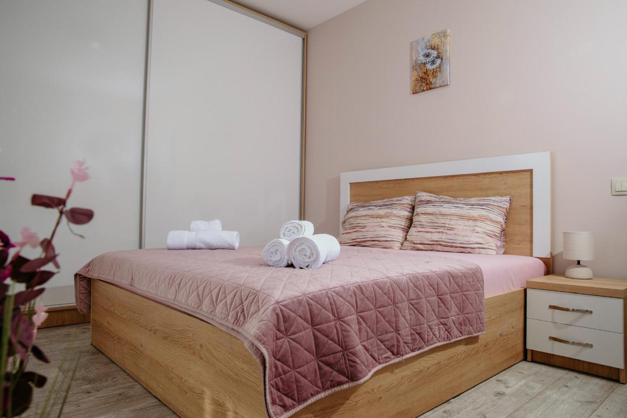 Rose Valley Apartment Казанлык Экстерьер фото